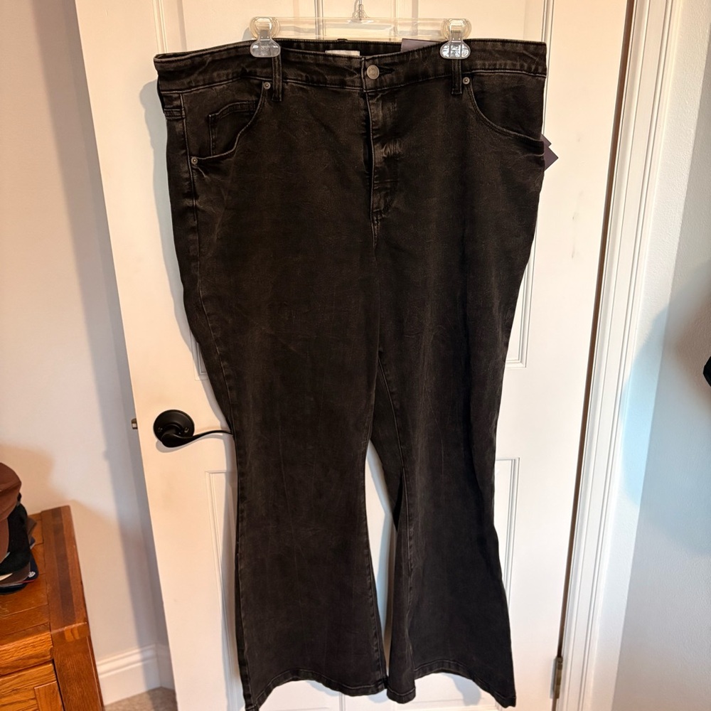 Ava & Viv Dark Wash High rise Flare Fitted Hip and thigh Jeans Black Grey 22